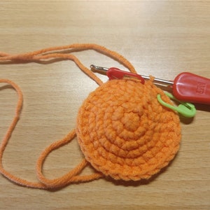 Handgewebter gehäkelter Puppen-Schlüsselanhänger Taschenanhänger.