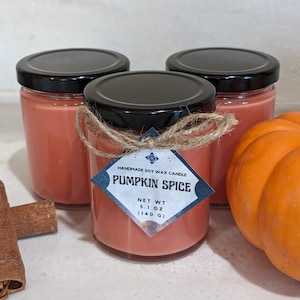 Vela de cera de soja hecha a mano con aroma a calabaza y especias / Vela de regalo para las fiestas de otoño e invierno