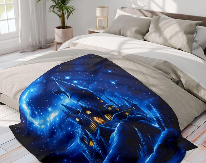 Enchanting Celestial Castle Fleece Throw: Starry Night Fantasy Decor for Cozy Bedroom Comfort