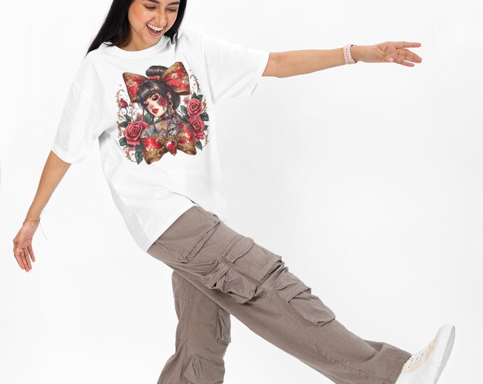 Gothic Fashion T-Shirt: Vintage-Inspired Graphic Tee