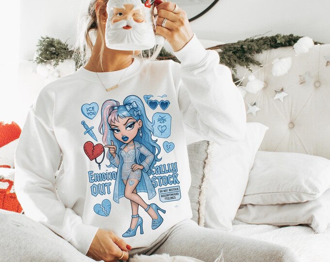 Chic Graphic Sweatshirt: Stylish Unisex Apparel for Fashion Lovers, Trendy Layering, Cozy Fall Wear
