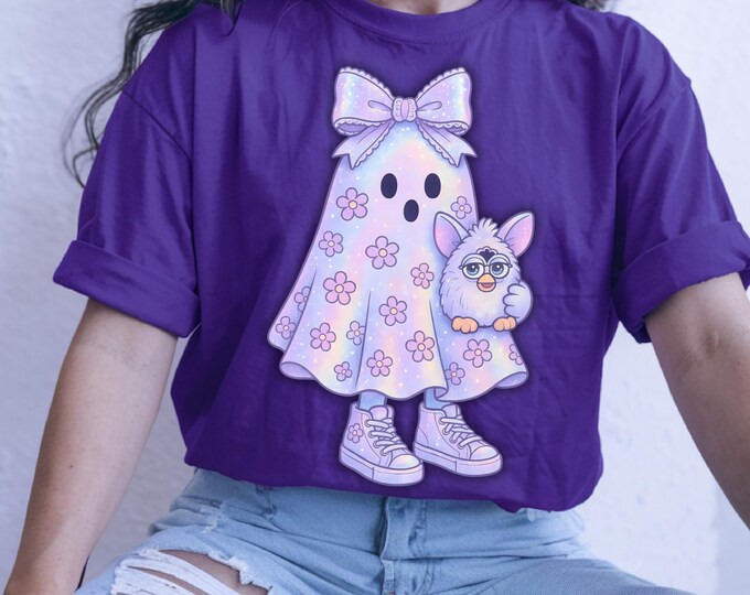 Adorable Ghost Graphic Tee: Unisex Halloween Fashion Shirt