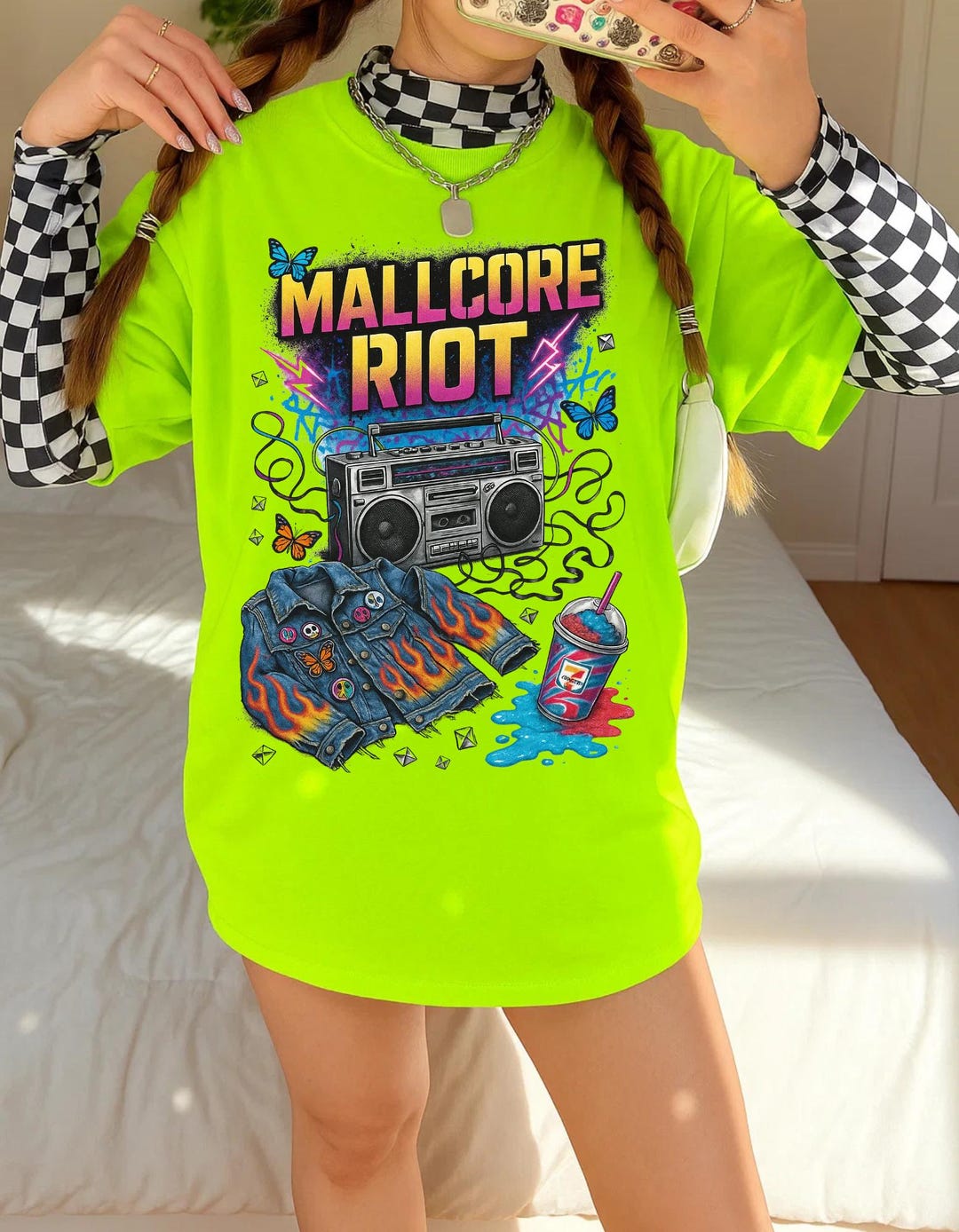 Mallcore Riot グラフィックTシャツ：90年代グランジ スケーター