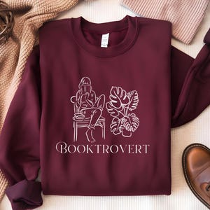 Bookish Sweatshirt - Booktrovert Reading Sweatshirt