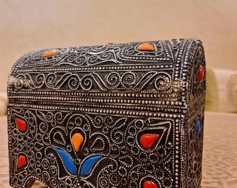 boîte marocaine artisanale, coffre traditionnel marocain fait main, pour ranger de l'or, de l'argent, des objets de valeur ou des cadeaux