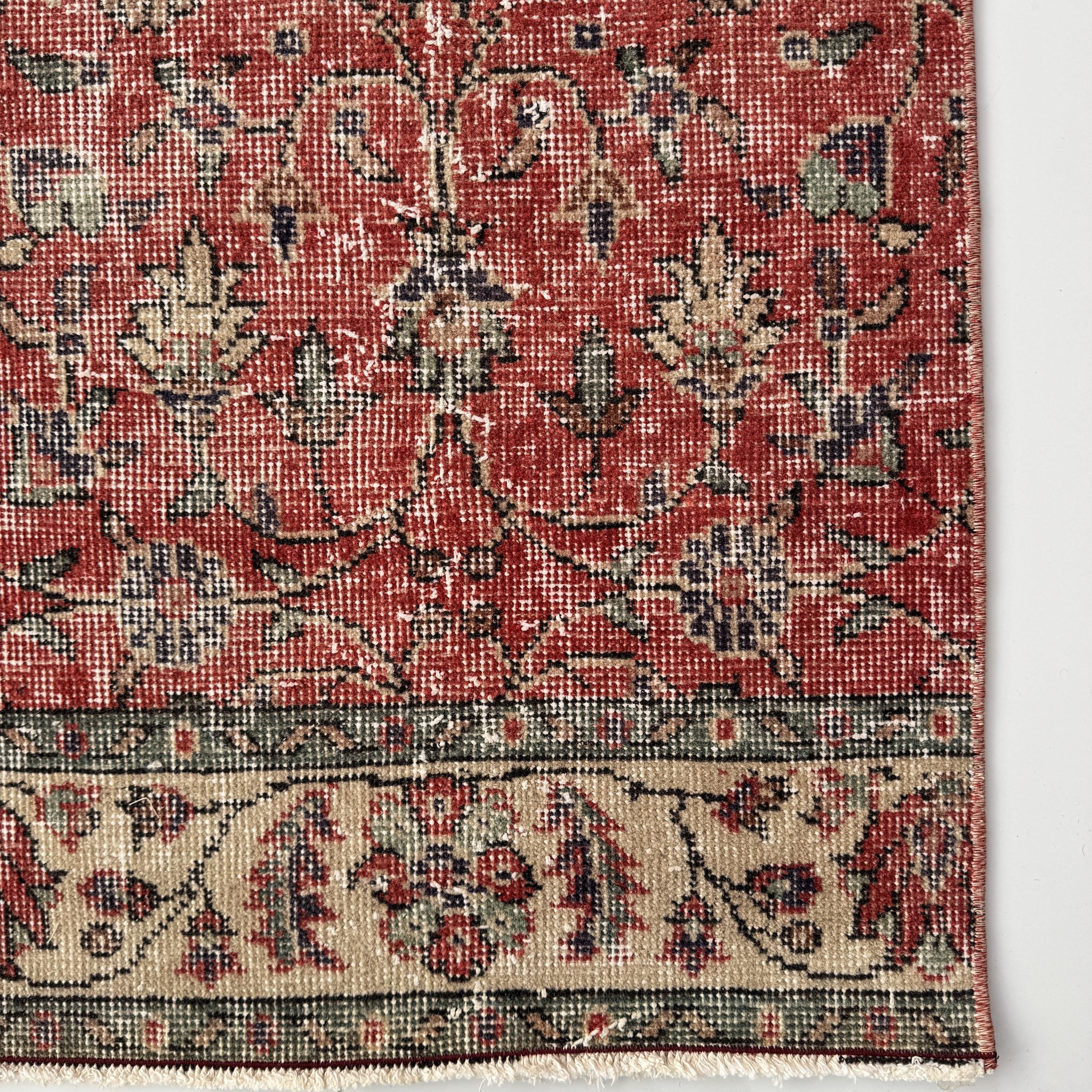 2x7 ヴィンテージ トルコラグ：赤い花柄ウール廊下用ランナー