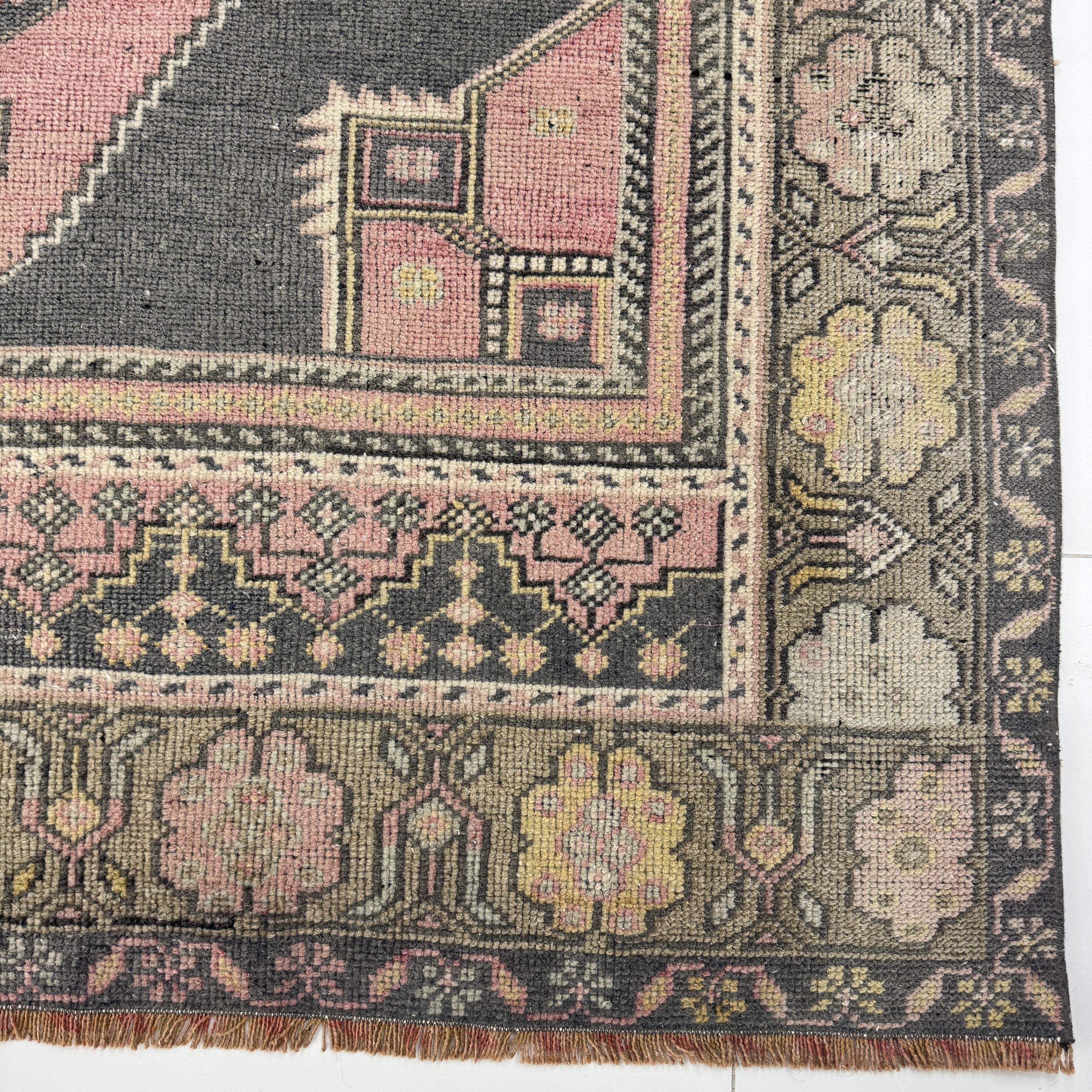 5x9 Hand Knotted Vintage Turkish Rug for Calm Vintage Bedroom and