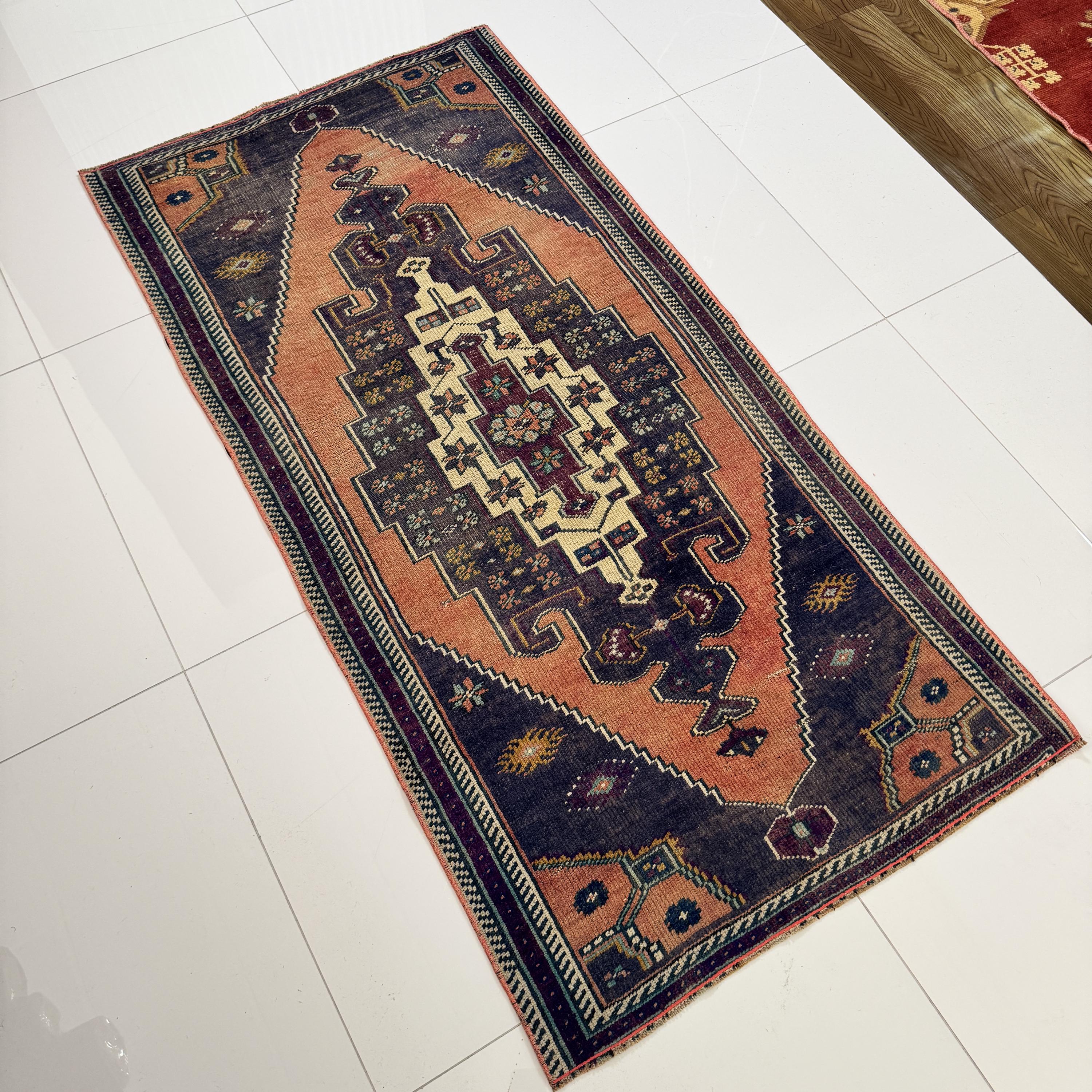 3x5 Vintage Oushak Rug: Hand-knotted Turkish Wool Area Rug in Red