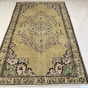 Vintage Turkish Area Rug 5x8: Olive Green Medallion Wool Carpet