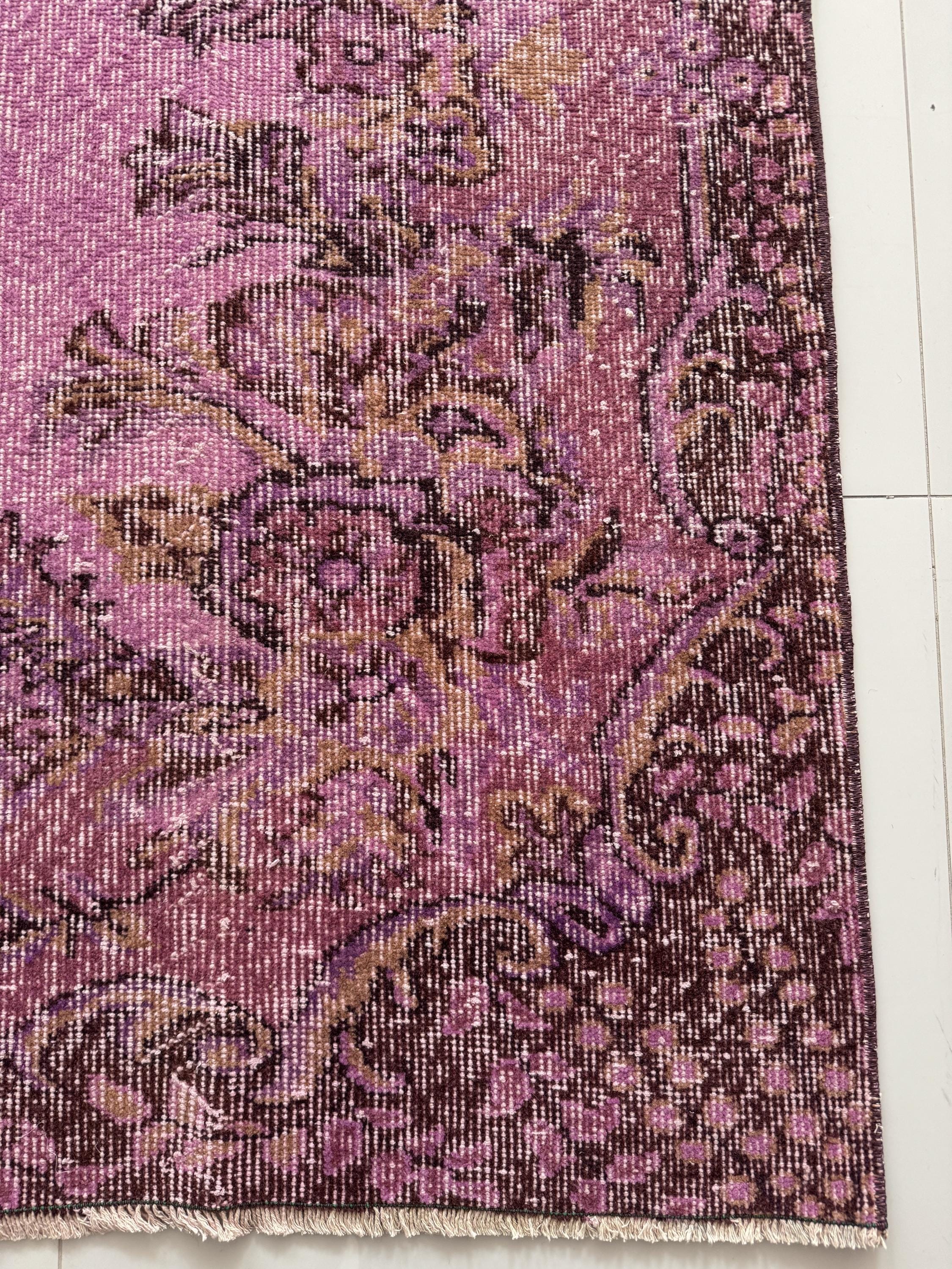 6x10 オーバーダイ ヴィンテージ トルコラグ：ピンクの花柄ウール 大判