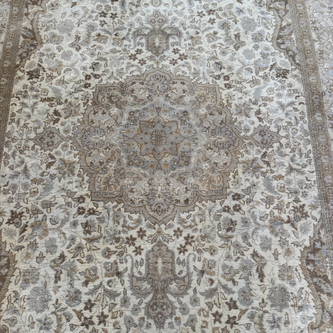 Neutral Greige Ivory Traditional Rug 4x7 With Allover Floral Motifs ...