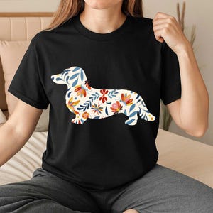 Dackel Cottagecore Shirt, Wildblumen Weiner Hundemutter T-Shirt, Dackel-Liebhaber Geschenk, Natur inspiriertes Doxie T-shirt, rustikaler Wursthund