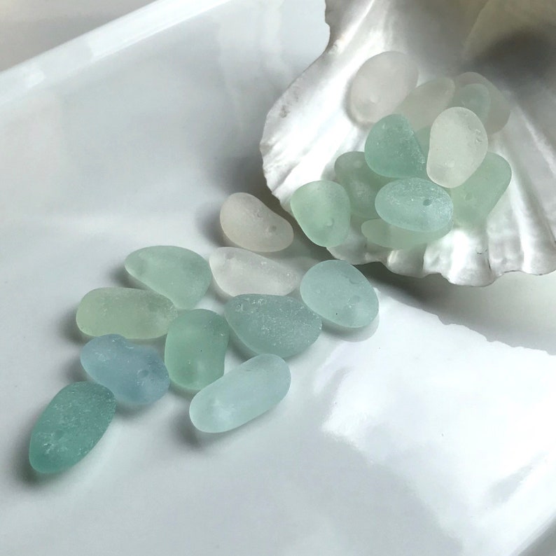 22 Sea Glass beads Top Drilled 1.5mm holes Jewellery Quality Supplies 2028