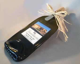 Personalisierte Hausweinflasche Käsebrett