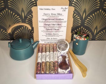 Holiday Tea Gift Box: 5 Loose Leaf Blends with Infuser & Spoon