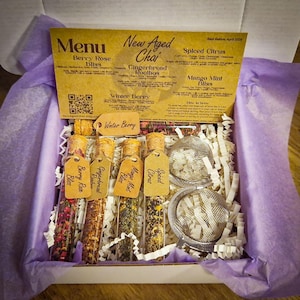Herbal Tea Giftbox: Loose Leaf Tea Sampler, 5 Flavors