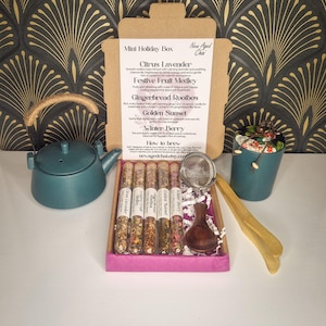 Holiday Herbal Tea Gift Box: 5 Loose Leaf Blends | Infuser & Spoon included