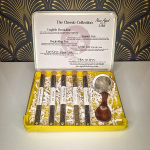 Classic Tea Collection Gift Set – Loose Leaf Tin with Infuser & Spoon
