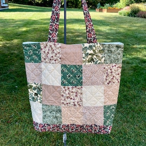 Sac fourre-tout matelassé en patchwork fait main, cartable, sac à bandoulière en tissu avec poche, design unique, respectueux de l'environnement, motifs colorés - grande taille