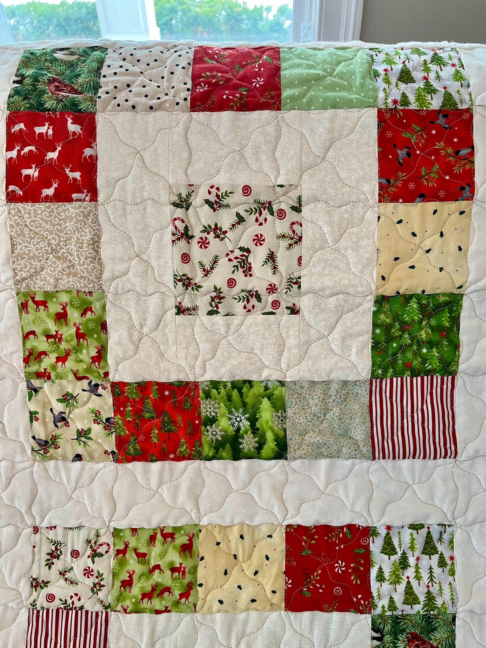 Festive Patchwork Quilted Blanket NCU0TH1017 main image 1