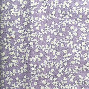 Apron Strings | Chloe&#39;s Closet | Moda Fabrics | Pattern# 15473 | Lavender with White Flowers | Fat Quarter | OOP
