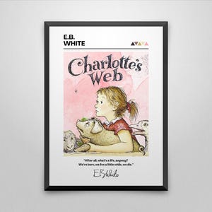 Może przedstawiać: Oprawiony wydruk artystyczny "Charlotte's Web" autorstwa E.B. White'a. Ilustracja przedstawia młodą dziewczynę z świnią i innymi zwierzętami na różowym tle akwarelowym. Tytuł i nazwisko autora wyświetlane są u góry i u dołu.