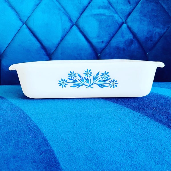 Cake Pan - Vintage Anchor Hocking Fire King Cornflower 435