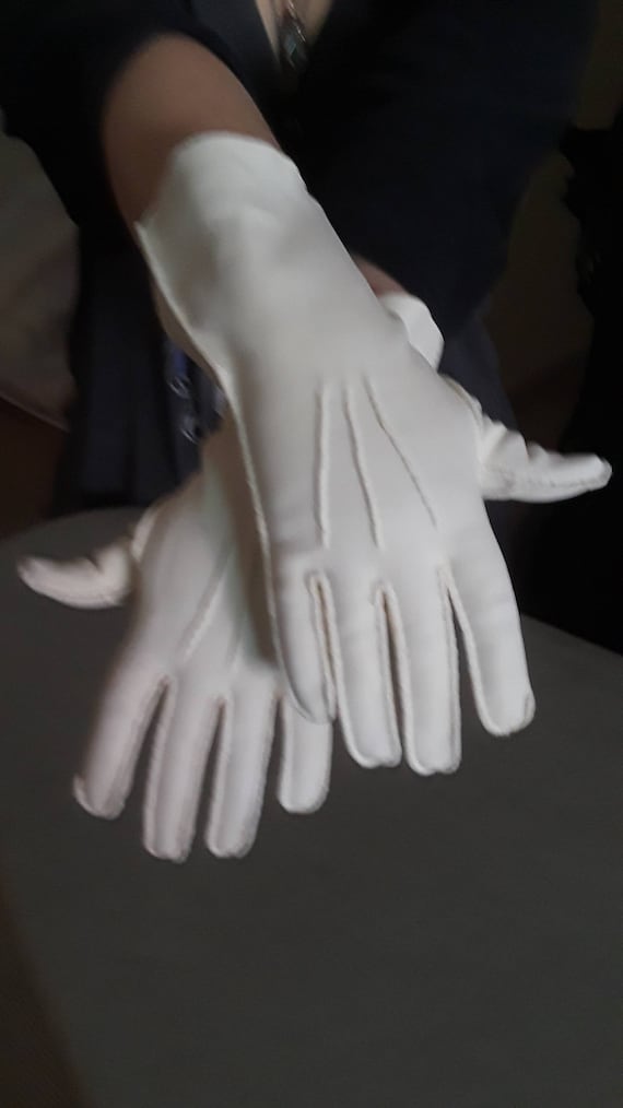 vintage classic white gloves