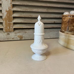 Vintage plain white ceramic shaker Crown Staffordshire Surrey collection - ceramic sugar sifter - Porcelain pepper pot - ironstone sifter
