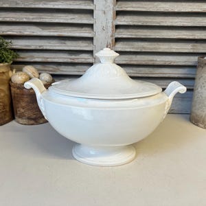 Antique ironstone oval tureen - ironstone covered serving dish - ironstone soupiere
