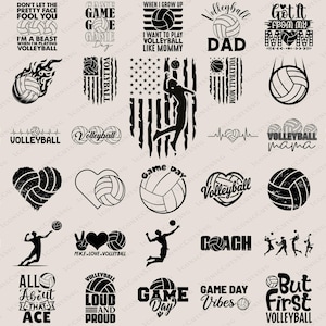 Può includere: Collezione di disegni in bianco e nero a tema pallavolo. Include palloni da pallavolo, testi come "Game Day", "Volleyball Mom" e sagome di giocatori. Per gli appassionati di sport.