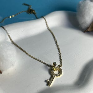 Gold Key Pendant Necklace – Dainty Key Charm Jewelry for Women
