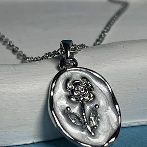 Silver Rose Pendant Necklace – Elegant Floral Jewelry for Women, Romantic Gift