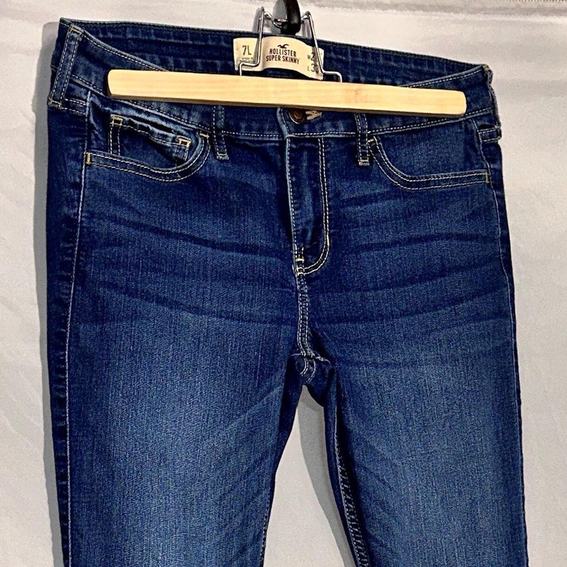Vintage Hollister early 2000s jeans 🏄‍♀️🦋