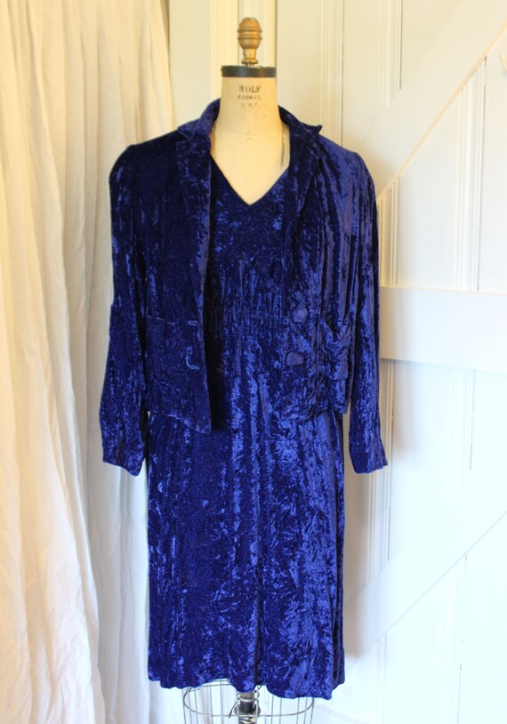 Blue crushed velvet suit deals