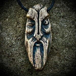 Wikinger Odin Anhänger – Amulett des nordischen Gottes – Handgefertigter Talisman mit Geschenkbox aus Holz – Entfessle die Weisheit des Allvaters