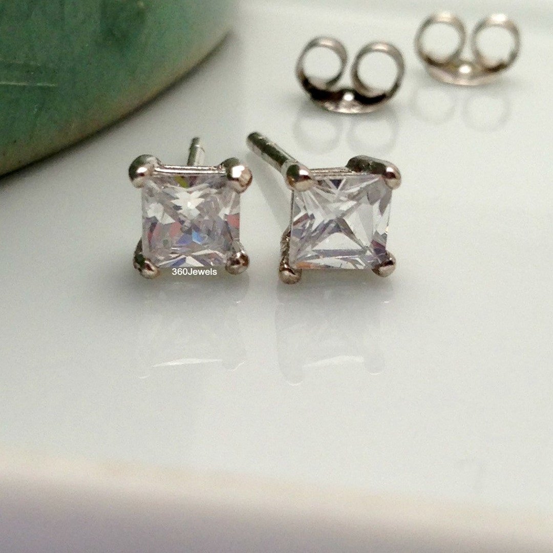 10K Solid Gold 1/10 CT. T.W. Multi-Diamond Square Studs | Banter