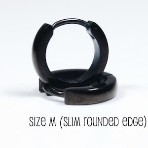 Brincos masculinos Huggie Hoop preto - Piercing na cartilagem da orelha - Guys Cyber Corp Gothic Punk Rock - Aço inoxidável - Médio Slim CURVADO no.133A
