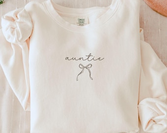 Auntie Sweatshirt Comfort Colors, Christmas Gift for Auntie, New Aunt Gift, Pregnancy Announcement TShirt, Auntie Shirt, Aunty Birthday Gift