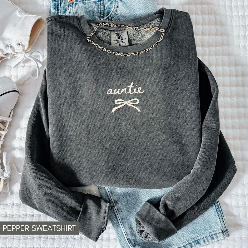 Auntie Sweatshirt Comfort Colors, Christmas Gift for Auntie, New Aunt Gift, Pregnancy Announcement TShirt, Auntie Shirt, Aunty Birthday Gift Pepper