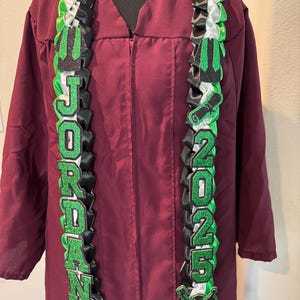 Lei de graduación personalizado con nombre y tres colores según sea necesario