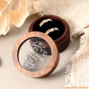 Gepersonaliseerde ronde houten ringdoos / aangepaste verlovingsringdoos / voorstelringdoos / voorstel trouwringhouder / bruidscadeau voor haar