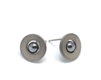 Titanium earstuds, allergy free! Available in different colours