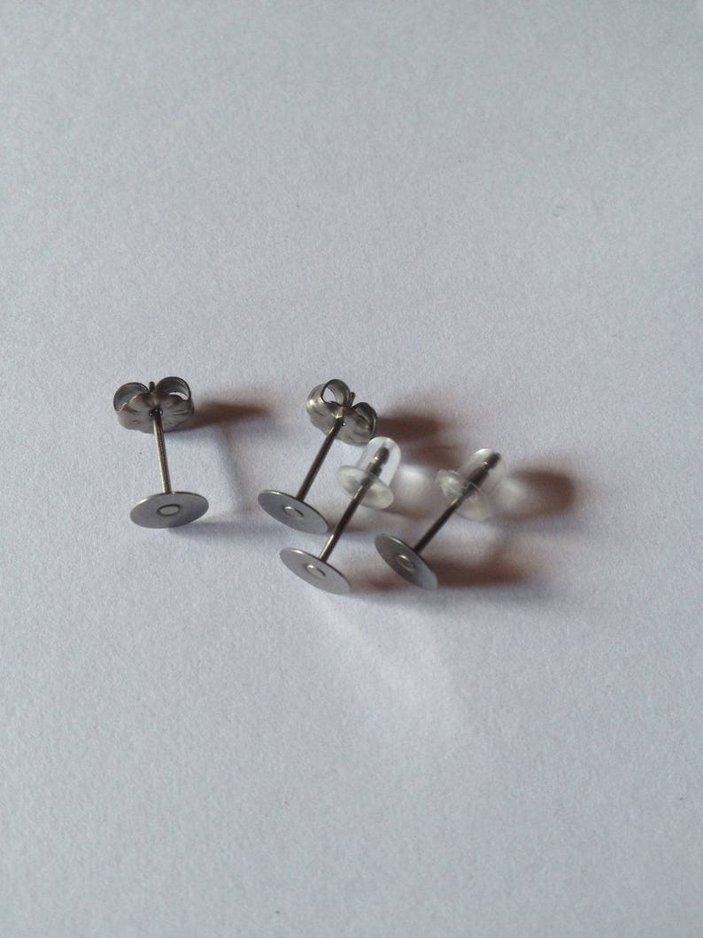 No allergies! 10 titanium ear posts 6 mm