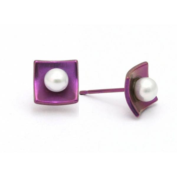 Titanium earstuds, allergy free! Available in different colours