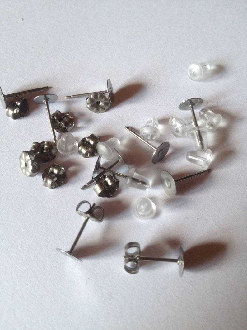 No allergies! 10 titanium ear posts 6 mm