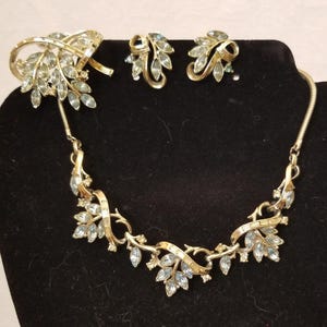 Vintage 1950s Coro Parure: Choker, Earrings and Brooch