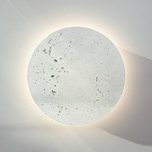 Lunaris — White Concrete Handmade Wall Sconce, Round Halo Ambient Light, Minimalist Architectural Lamp, Bedroom Plug In Housewarming Gift