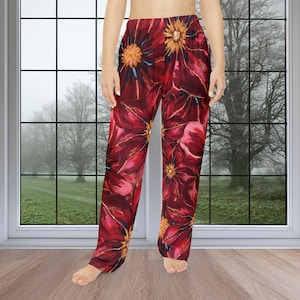 Women&#39;s Bold Floral Pajama Pants