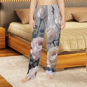Roses Women&#39;s Pajama Pants
